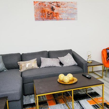 Cosy Home With Private Parking Bloxwich Екстериор снимка